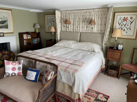 Overbury Property Details -